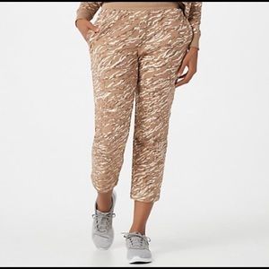 NWT Isaac Mizrahi French Terry Crop Pants XL